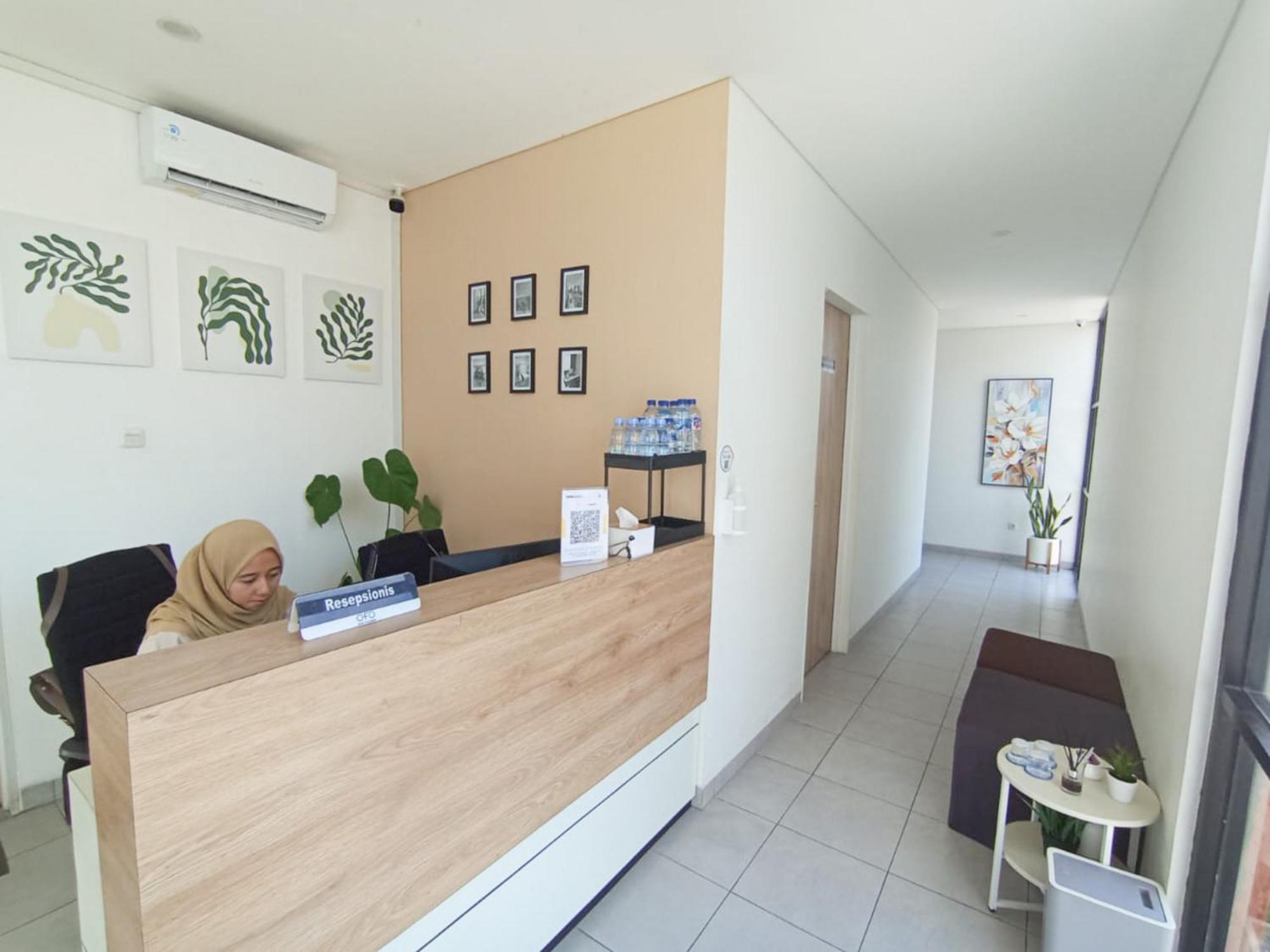Ofo Kost Premium Kampung Inggris Pare Syariah Mitra Reddoorz Hotell Exteriör bild