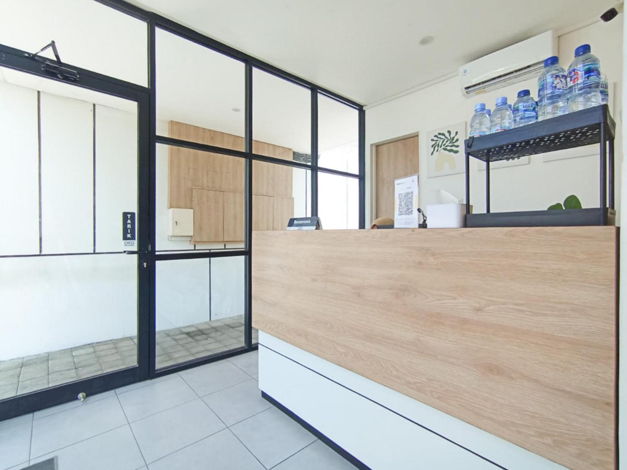 Ofo Kost Premium Kampung Inggris Pare Syariah Mitra Reddoorz Hotell Exteriör bild